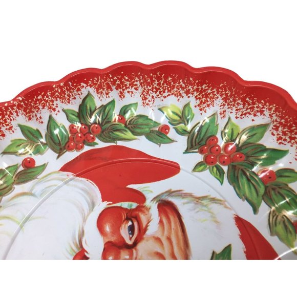 Santa Claus Christmas Dish Plastic - Scalloped Edges - Thin Plastic - Picture 4 of 5